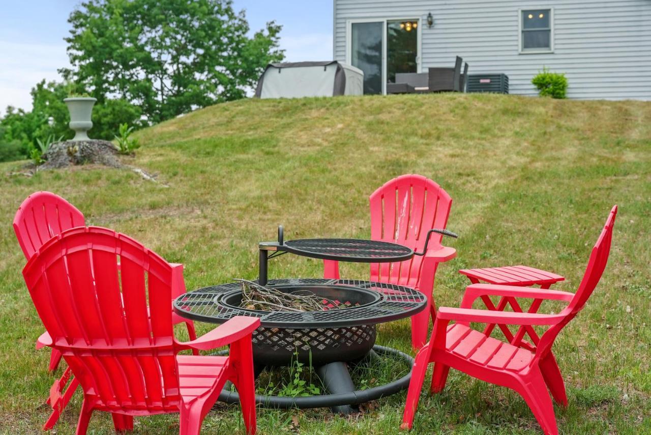 Long Lake Retreat- Hot Tub, Pool Table, Firepit Traverse City Bagian luar foto
